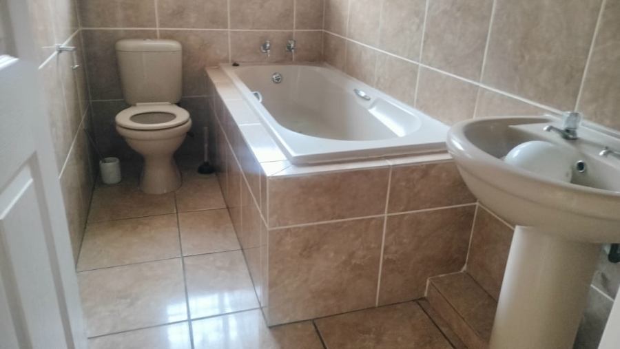 4 Bedroom Property for Sale in Mandela View Free State